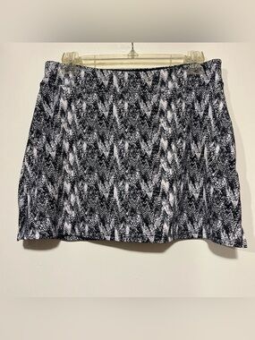 Tranquility by Colorado Clothing Black & White Mini Skort